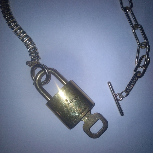 Luis Vuitton Lock with Key Necklace. Unique with Gold & Crystal Chain. - Picture 8 of 16